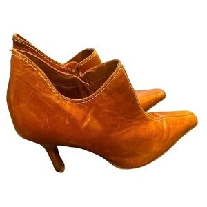 Diba Brown Leather Heels